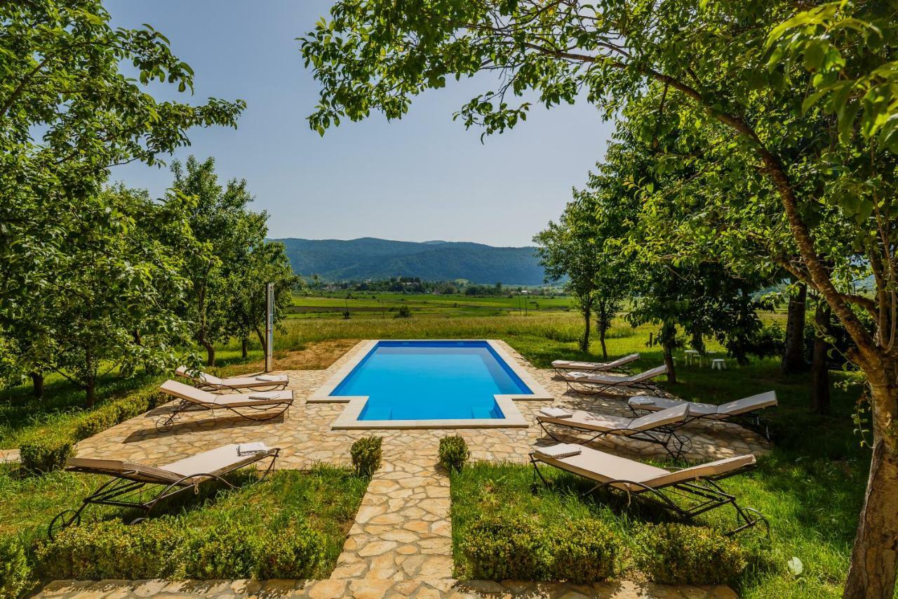 Beautiful Cottage With Heated Pool For 22 Ppl Plaški Eksteriør bilde