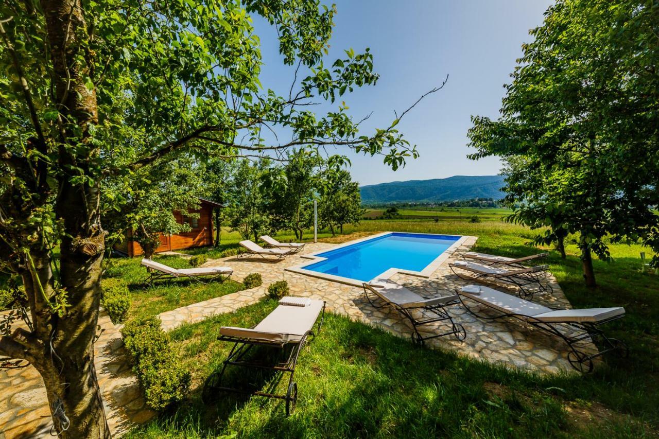 Beautiful Cottage With Heated Pool For 22 Ppl Plaški Eksteriør bilde
