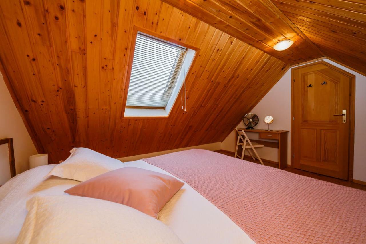 Beautiful Cottage With Heated Pool For 22 Ppl Plaški Eksteriør bilde