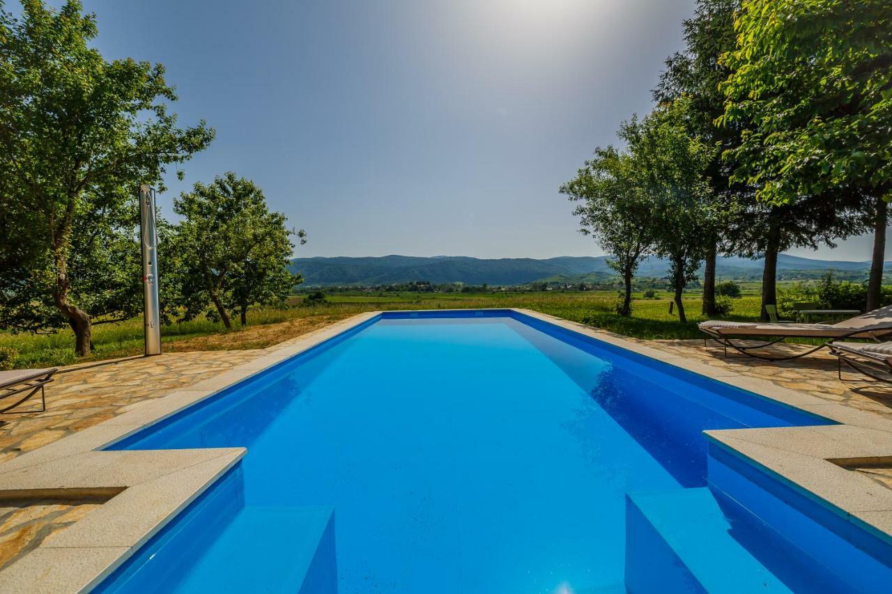 Beautiful Cottage With Heated Pool For 22 Ppl Plaški Eksteriør bilde