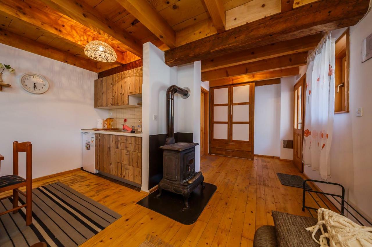 Beautiful Cottage With Heated Pool For 22 Ppl Plaški Eksteriør bilde