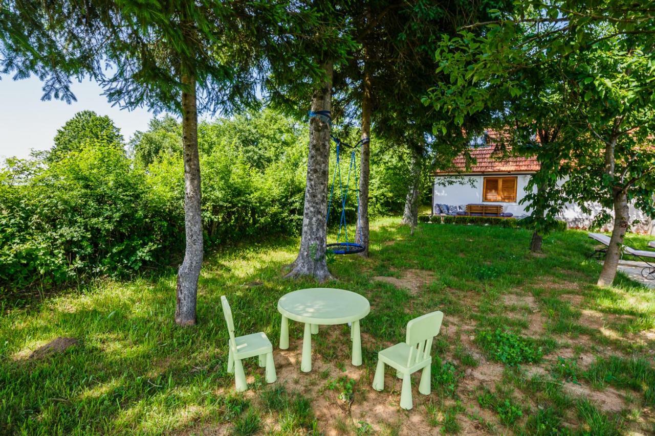 Beautiful Cottage With Heated Pool For 22 Ppl Plaški Eksteriør bilde