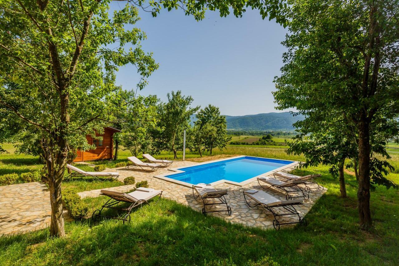Beautiful Cottage With Heated Pool For 22 Ppl Plaški Eksteriør bilde